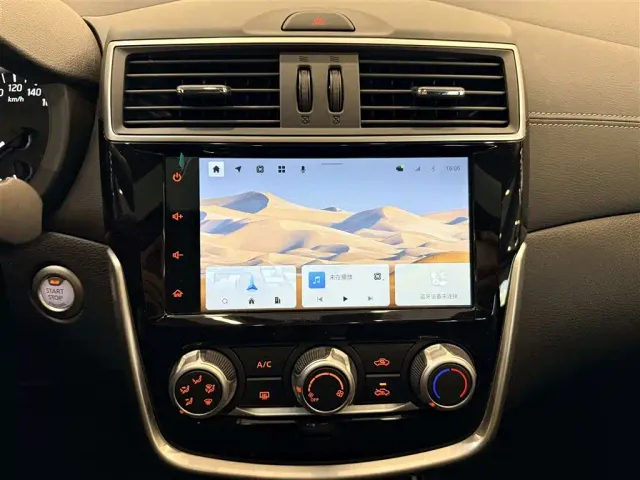 Nissan Tiida — Фото автомобиля 22