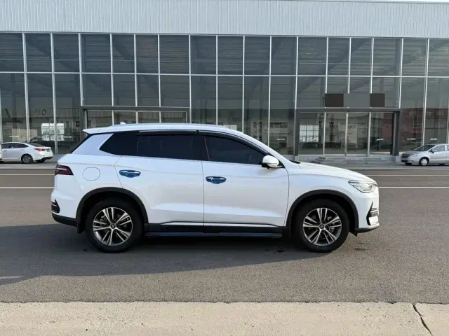 BYD Song Pro — Фото автомобиля 4
