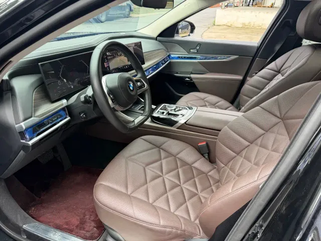 BMW 7 Series — Фото автомобиля 4