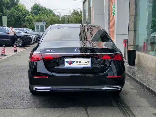 Mercedes-Benz E-Class — Фото автомобиля 5