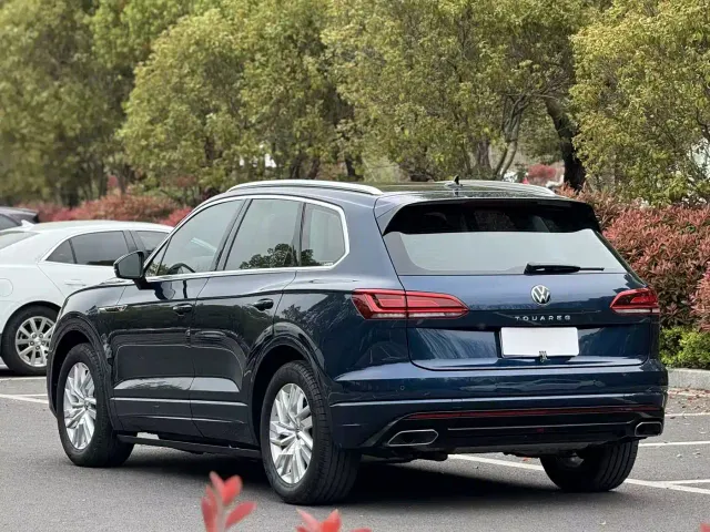 Volkswagen Touareg — Фото автомобиля 4