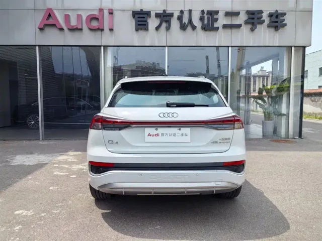 Audi Q4 e-tron — Фото автомобиля 5