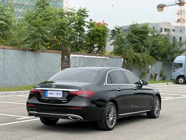 Mercedes-Benz E-Class — Фото автомобиля 19