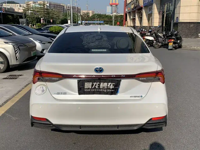 Toyota Avalon — Фото автомобиля 7