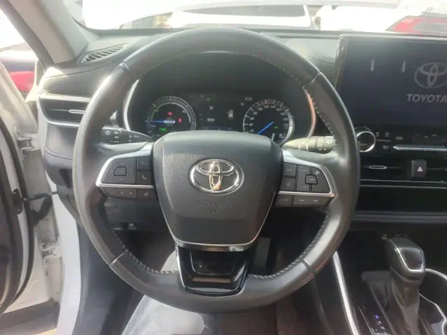 Toyota Highlander — Фото автомобиля 10