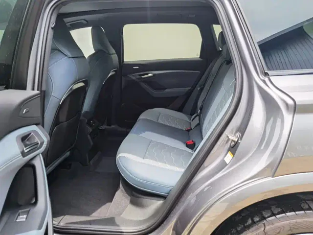 Audi Q6L e-tron — Фото автомобиля 25