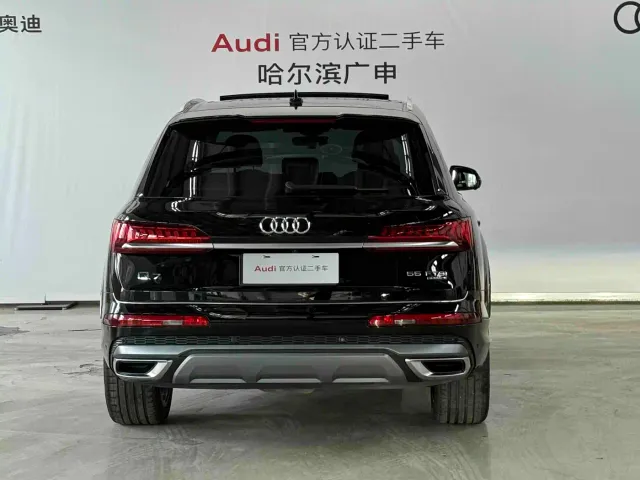 Audi Q7 — Фото автомобиля 4