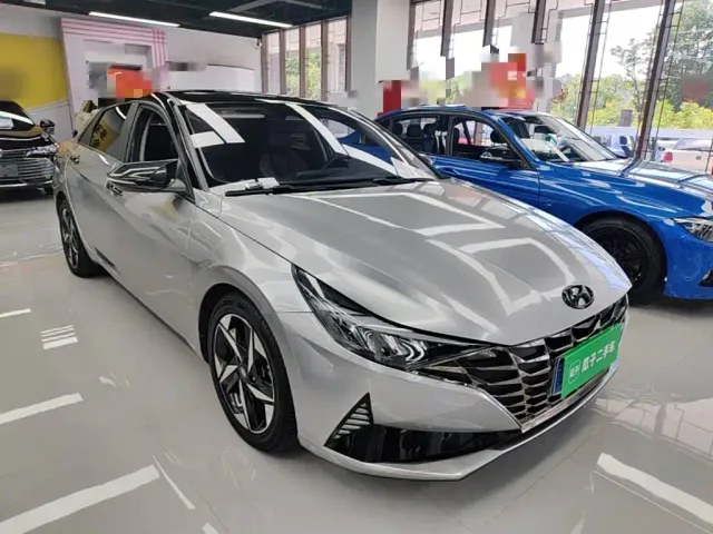 Hyundai Elantra — Фото автомобиля 3