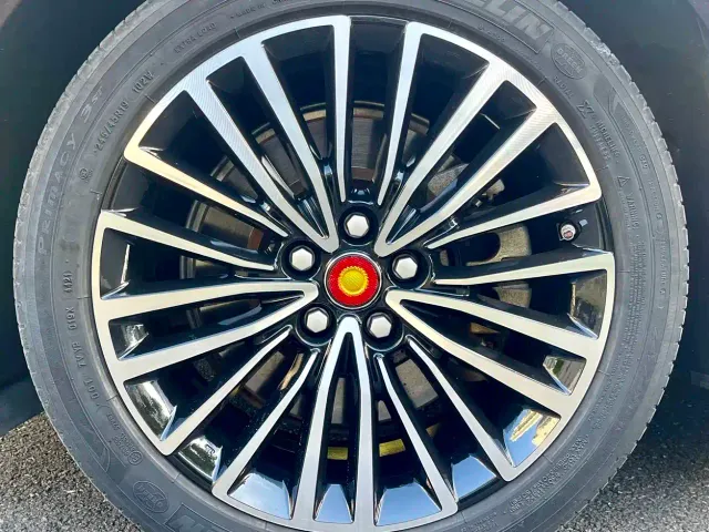 Hongqi H9 — Фото автомобиля 14