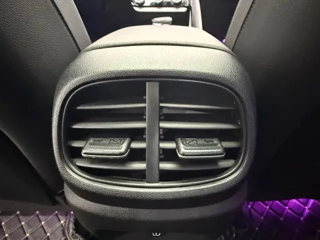 Hyundai Elantra — Фото автомобиля 12