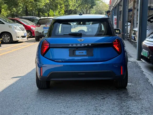 MINI Hatch — Фото автомобиля 3