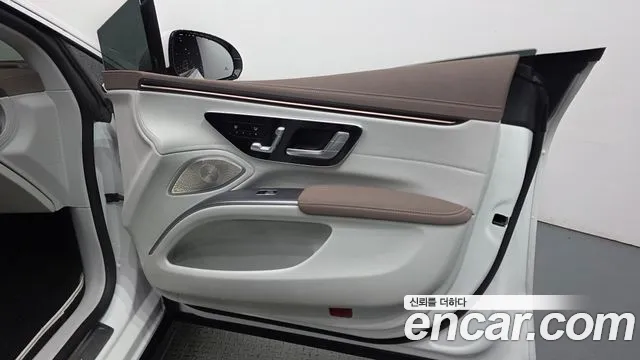 Mercedes-Benz EQS — Фото автомобиля 24
