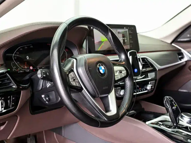 BMW 5 Series — Фото автомобиля 13