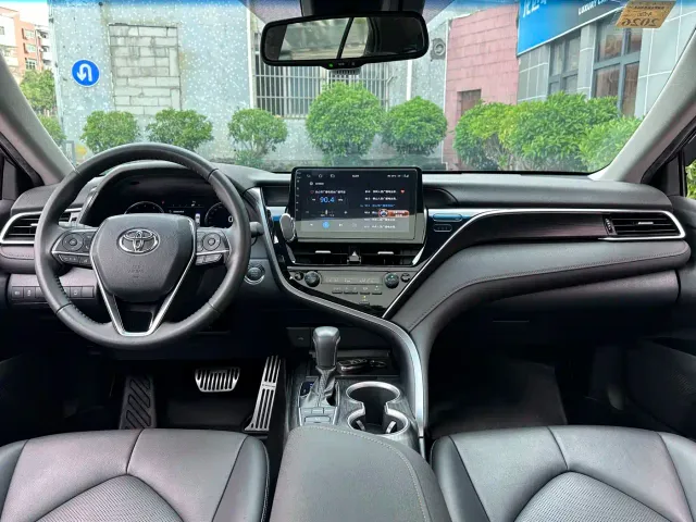 Toyota Camry — Фото автомобиля 6