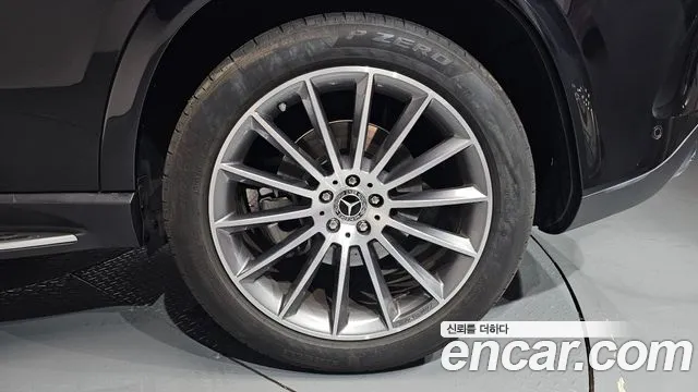 Mercedes-Benz GLE-Class — Фото автомобиля 16
