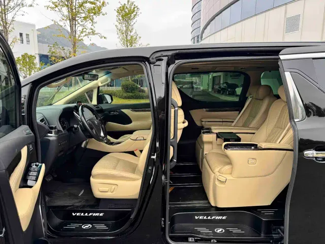 Toyota Vellfire — Фото автомобиля 5