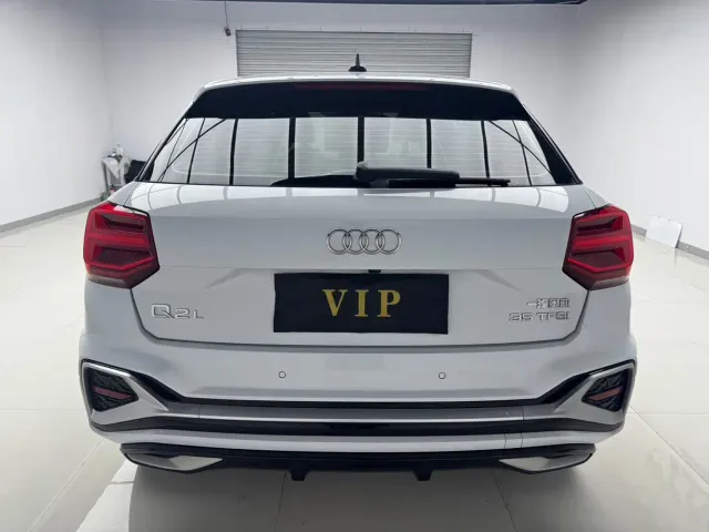 Audi Q2L — Фото автомобиля 5