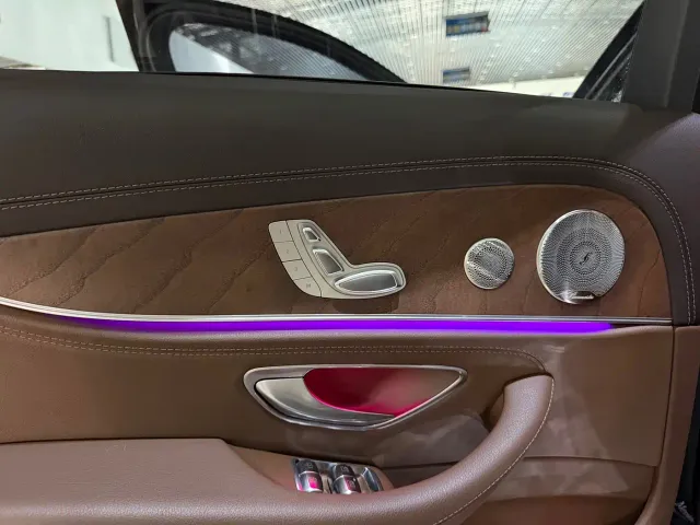 Mercedes-Benz E-Class — Фото автомобиля 10