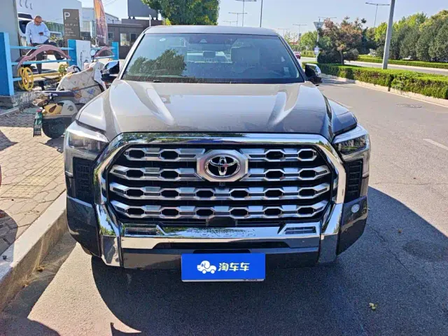 Toyota Tundra — Фото автомобиля 2