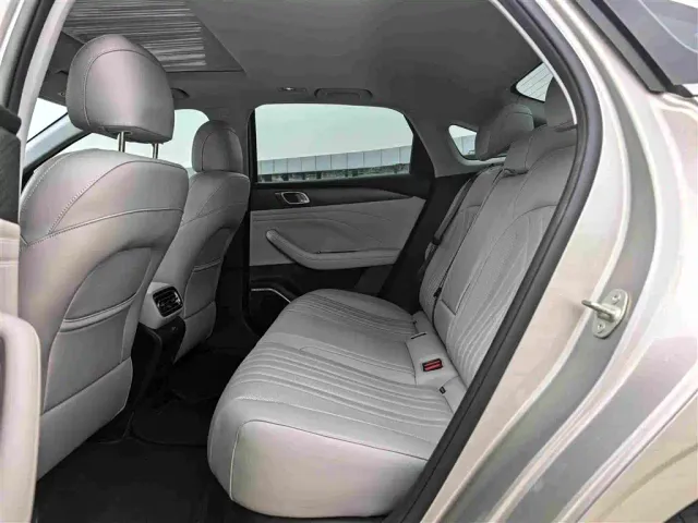 Geely Galaxy Stellar 6 — Фото автомобиля 13