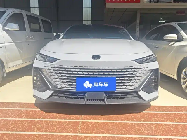 Changan UNI-V — Фото автомобиля 2