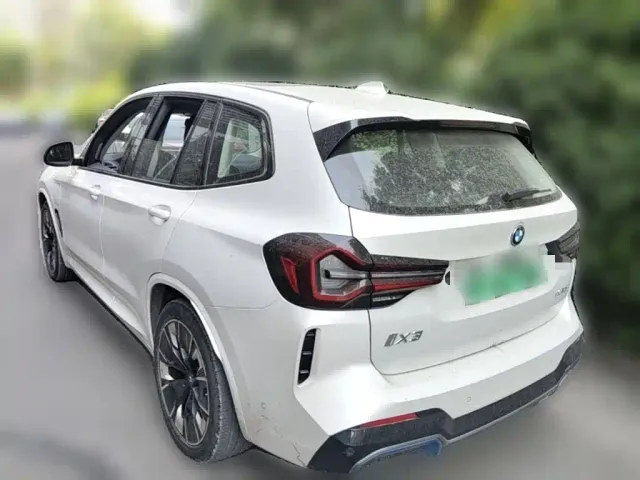 BMW iX3 — Фото автомобиля 6