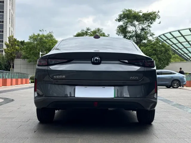 Changan Qiyuan A05 — Фото автомобиля 15