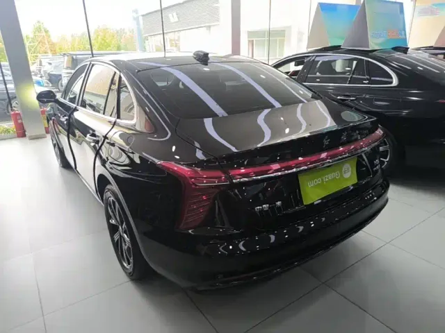 Hongqi Hongqi H5 PHEV 2025 130 Super Hybrid Edition — Фото автомобиля 4