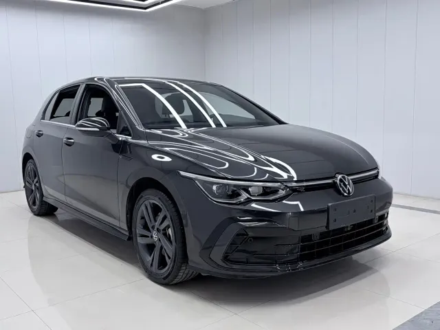 Volkswagen Golf — Фото автомобиля 3