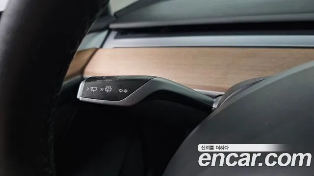 Tesla Model 3 — Фото автомобиля 13
