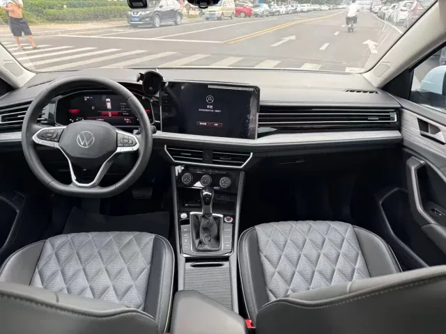 Volkswagen Sagitar — Фото автомобиля 6