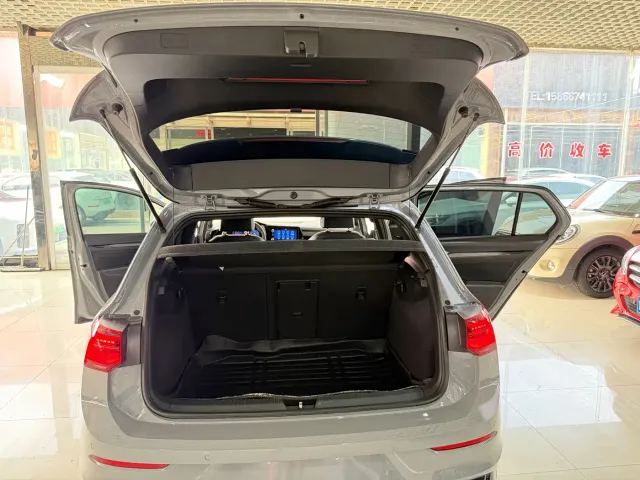 Volkswagen Golf — Фото автомобиля 18