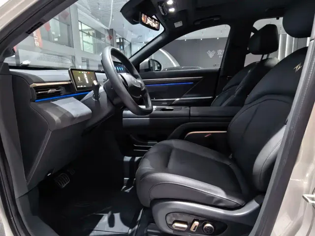 Dongfeng eπ 008 — Фото автомобиля 5