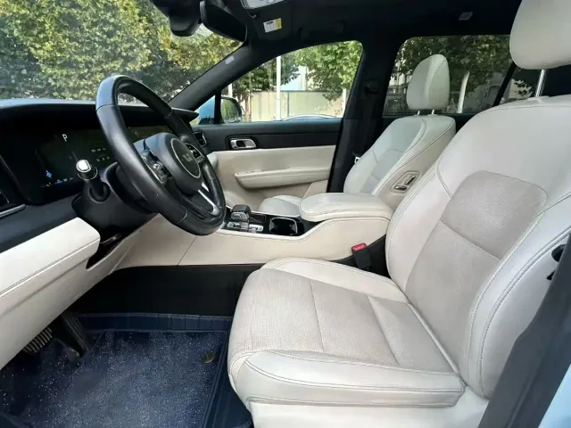 Li Auto ONE — Фото автомобиля 4