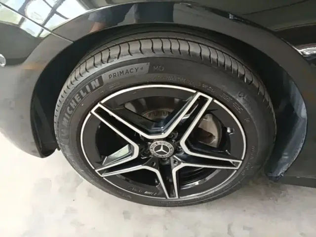 Mercedes-Benz E-Class — Фото автомобиля 22