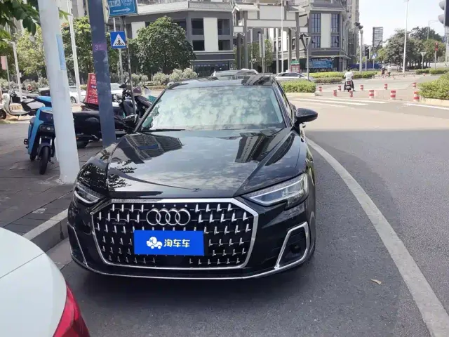 Audi A8 — Фото автомобиля 2