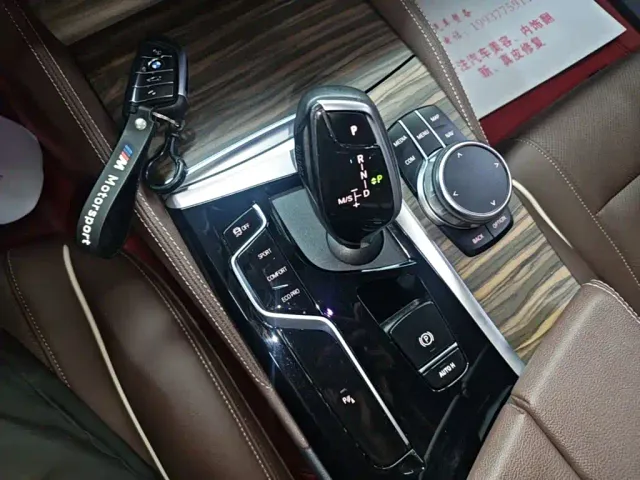 BMW 5 Series — Фото автомобиля 13