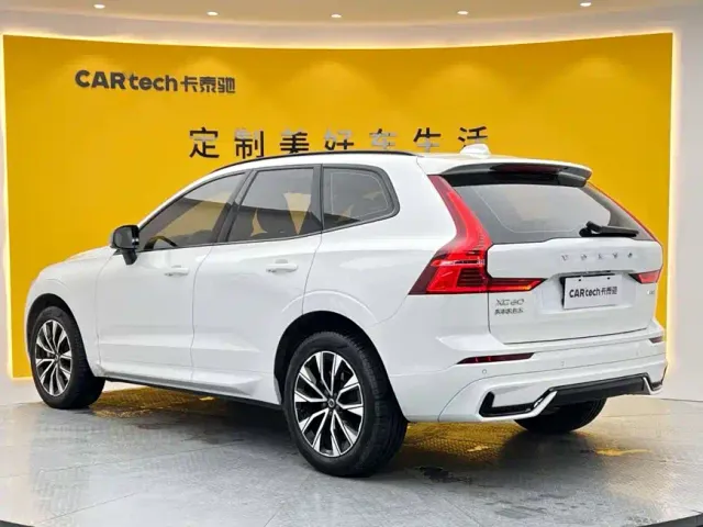 Volvo XC60 — Фото автомобиля 6