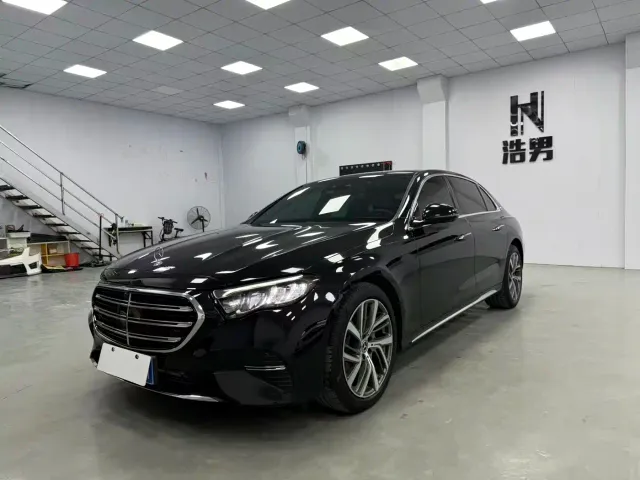 Фотография автомобиля — Mercedes-Benz E-Class
