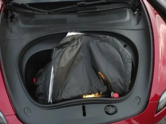 Tesla Model 3 — Фото автомобиля 16