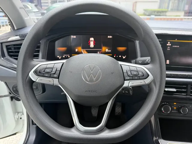 Volkswagen Lavida — Фото автомобиля 11