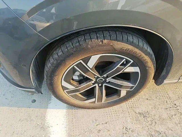 Volvo XC70 Plug-in Hybrid — Фото автомобиля 22