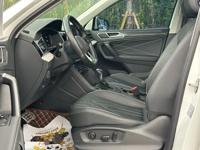 Volkswagen Tiguan L — Фото автомобиля 5