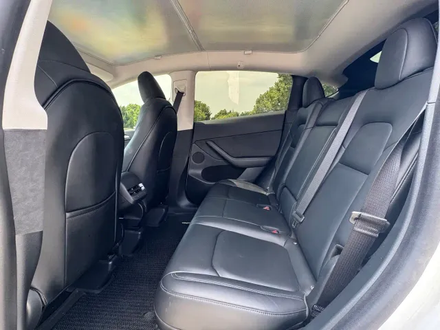Tesla Model Y — Фото автомобиля 7