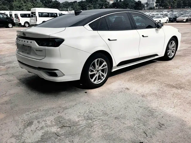 Ford Mondeo — Фото автомобиля 10