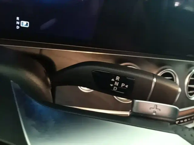 Mercedes-Benz E-Class — Фото автомобиля 13