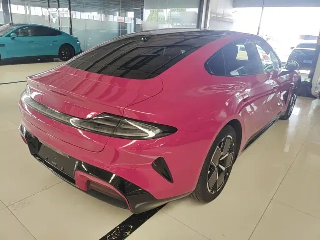 Xiaomi SU7 — Фото автомобиля 6