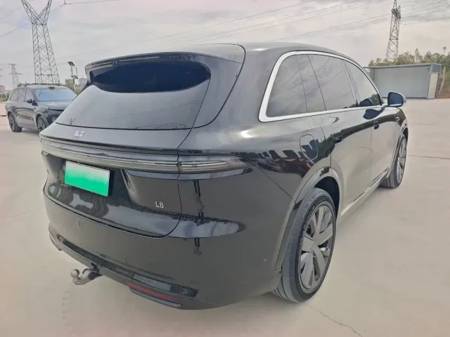 Li Auto L8 — Фото автомобиля 9