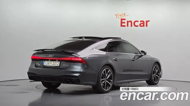 Audi A7 4K — Фото автомобиля 2