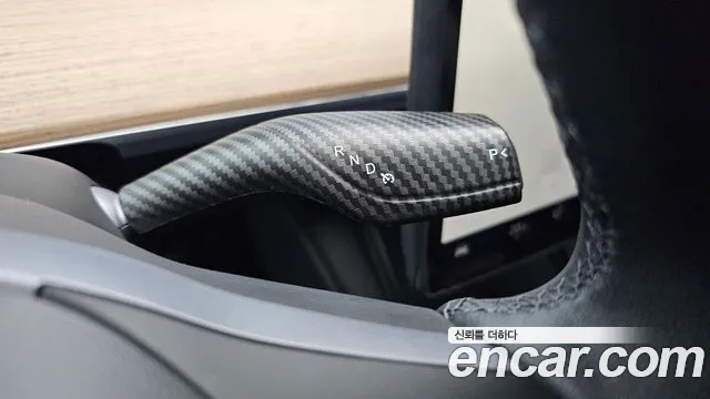 Tesla Model Y — Фото автомобиля 12